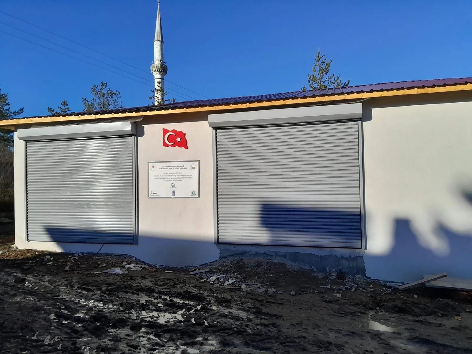 Yılmazlar endüstriyel ve seksiyonel kapı uygulamaları