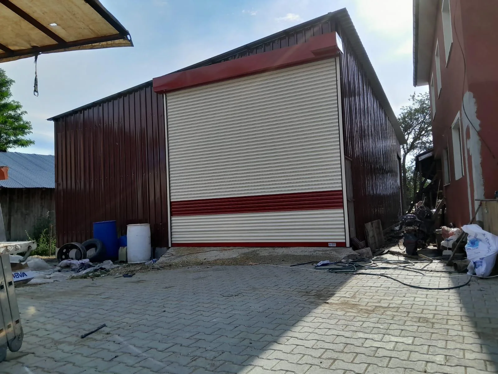 Yılmazlar endüstriyel ve seksiyonel kapı uygulamaları